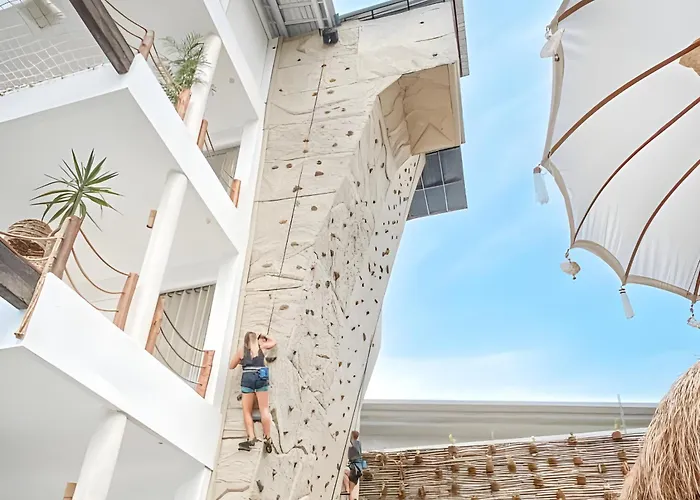 Kima Surf Camp Bali Чангу