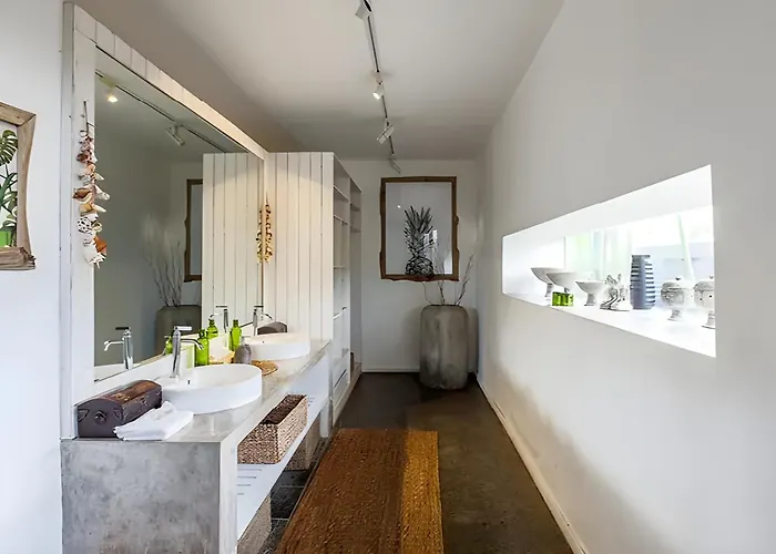 Хостел Kima Surf Camp Bali Чангу